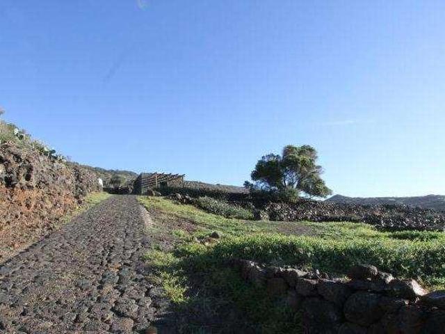 Locale Commerciale in vendita a Grazia, Pantelleria Aeroporto