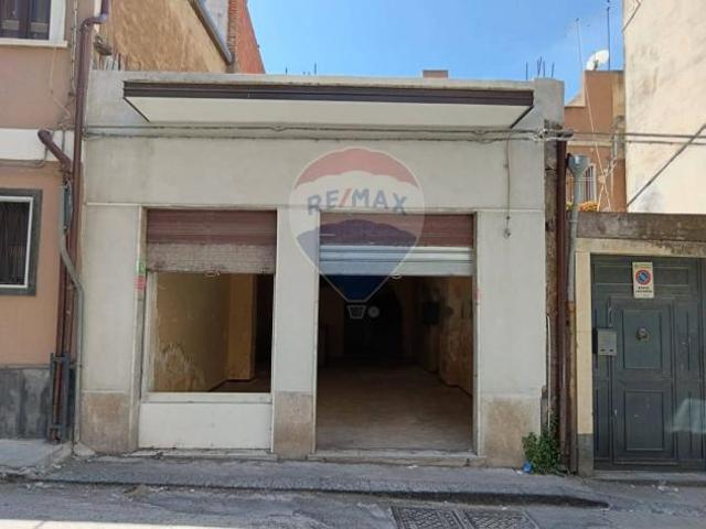 Locale Commerciale in vendita a Paternò, Sicilia