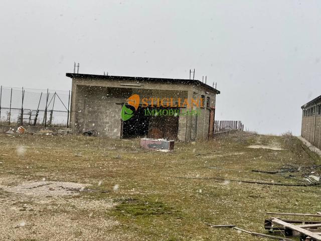 Locale Commerciale in vendita a Petrella Tifernina, Molise