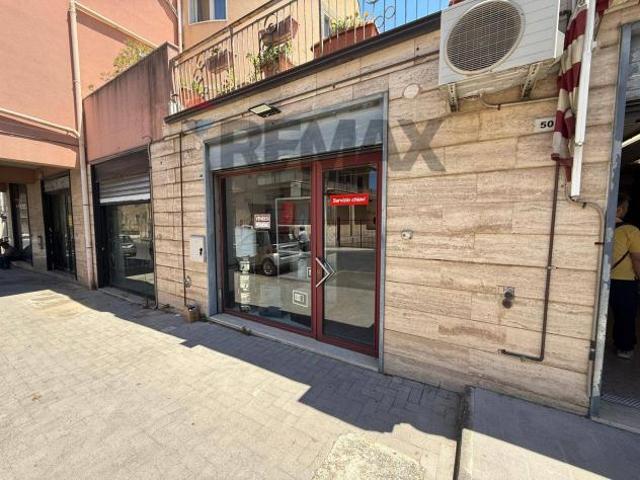 Locale Commerciale in vendita a Canali, Piazza