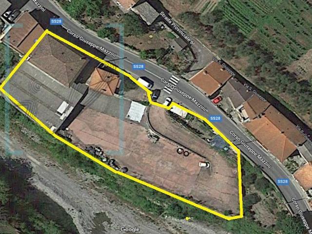 Locale Commerciale in vendita a Pieve Di Teco, Liguria
