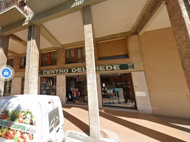 Locale Commerciale in vendita a Piombino, Toscana