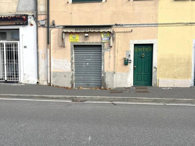 Locale Commerciale in vendita a Ospedaletto, Pisa