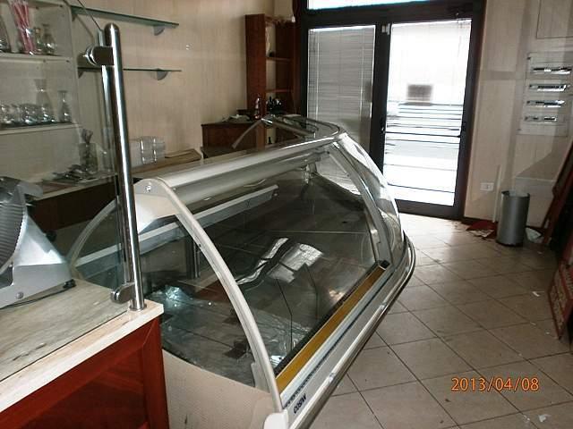 Locale Commerciale in vendita a Porta a Lucca, Pisa