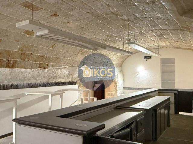 Locale Commerciale in vendita a Pozziglioni, Puglia