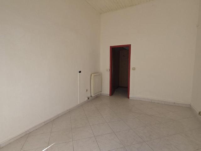 Locale Commerciale in vendita a Rughi, Porcari