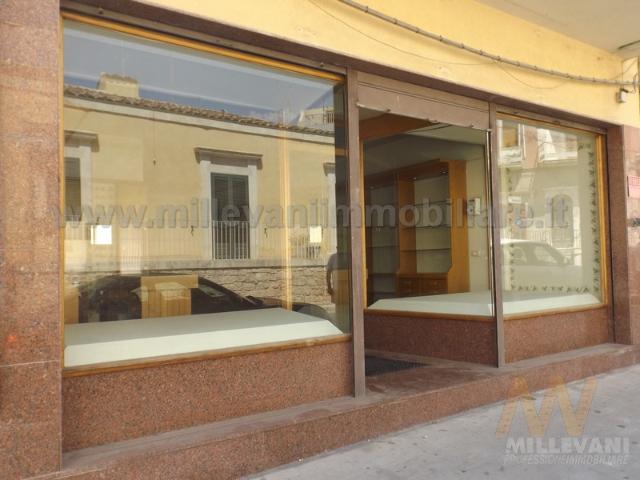 Locale Commerciale in vendita a Pozzallo, Sicilia