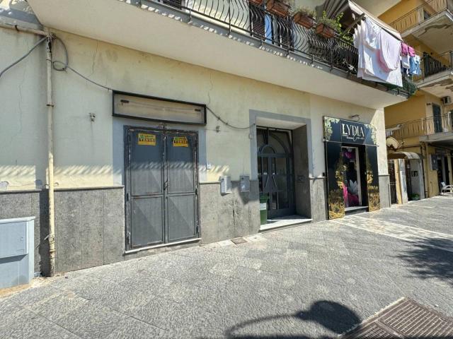 Locale Commerciale in vendita a Rione Ortodonico, Pozzuoli