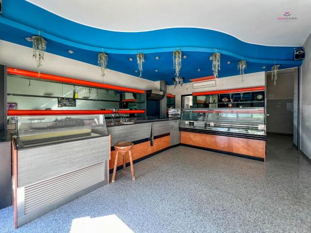 Locale Commerciale in vendita a Puglia, Bari