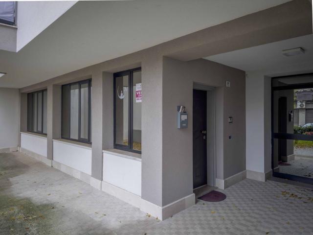 Locale Commerciale in vendita a Puglia, Bari