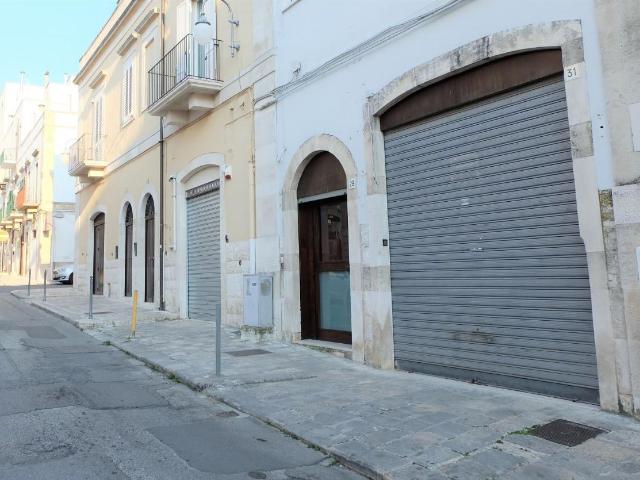 Locale Commerciale in vendita a Puglia, Bari