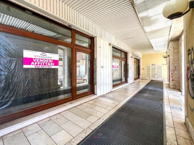 Locale Commerciale in vendita a Puglia, Bari