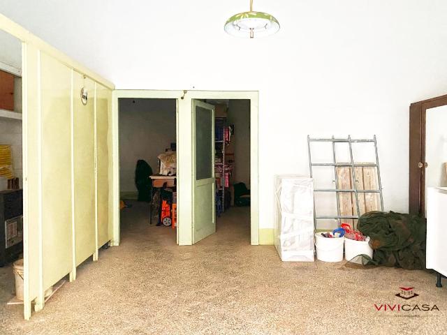 Locale Commerciale in vendita a Puglia, Bari