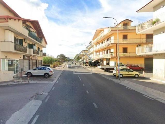 Locale Commerciale in vendita a Quarto, Campania