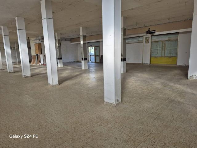 Locale Commerciale in vendita a Quartiere dei Musicisti, Quartu Sant'elena