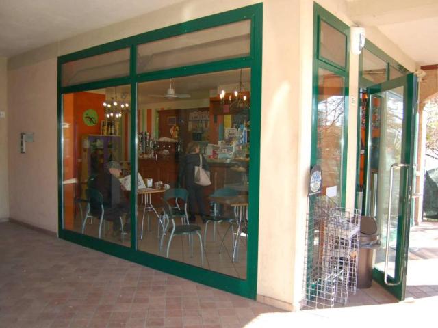 Locale Commerciale in vendita a Colline Matildiche, Re