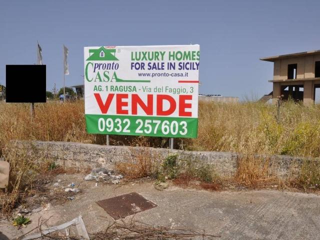 Locale Commerciale in vendita a Ragusa, Sicilia
