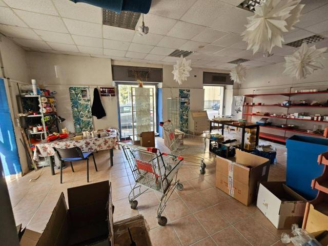 Locale Commerciale in vendita a Molino della Salce, Rieti