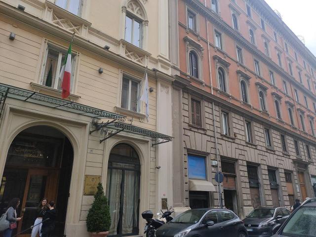 Locale Commerciale in vendita a Municipio Roma I, Roma Capitale
