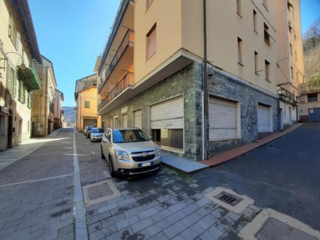 Locale Commerciale in vendita a Rossiglione, Liguria