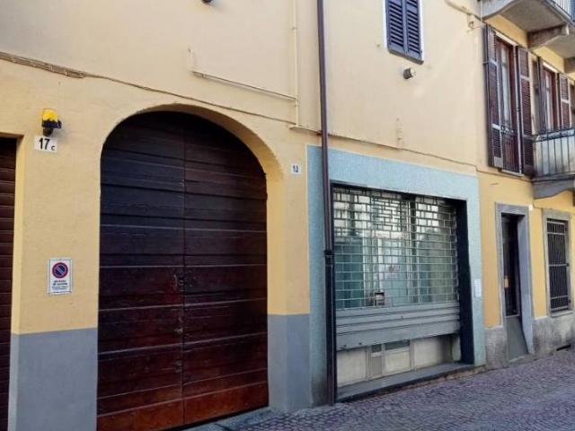 Locale Commerciale in vendita a Piemonte, Biella