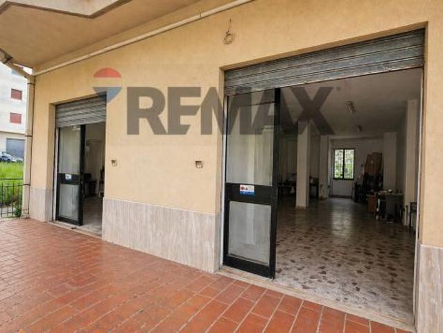 Locale Commerciale in vendita a San Cataldo, Sicilia