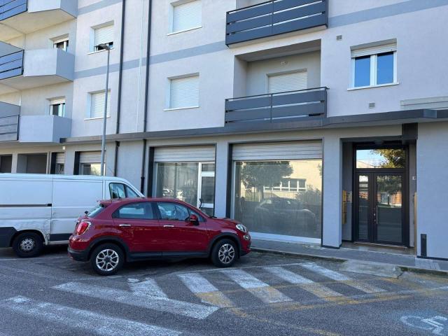 Locale Commerciale in vendita a San Giorgio Di Nogaro, Friuli-Venezia Giulia