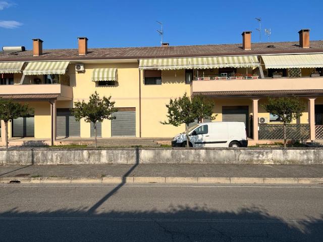 Locale Commerciale in vendita a San Giorgio Di Nogaro, Friuli-Venezia Giulia