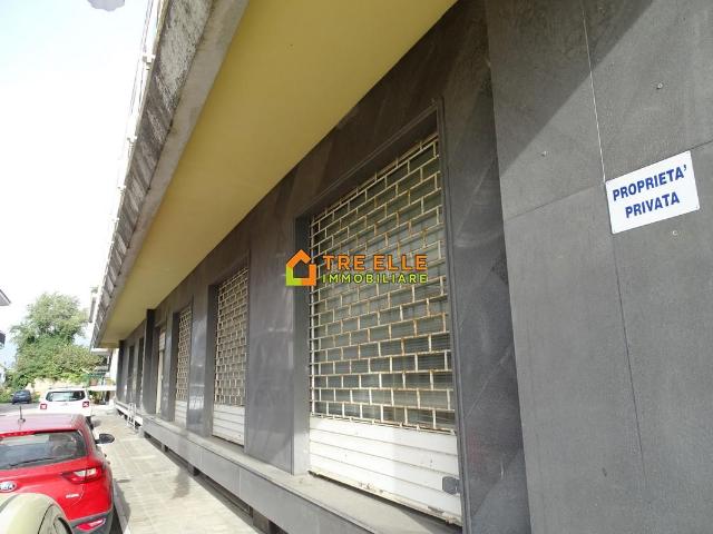 Locale Commerciale in vendita a San Vitaliano, Campania