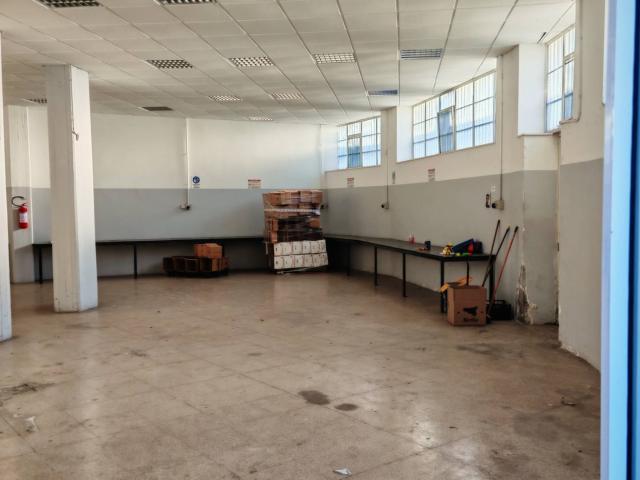 Locale Commerciale in vendita a Santa Maria Di Licodia, Sicilia