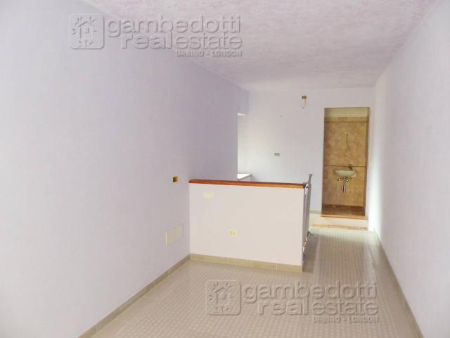 Locale Commerciale in vendita a Marche, Pesaro E Urbino
