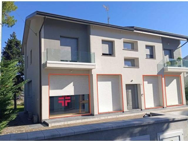 Locale Commerciale in vendita a Unione di comuni Valmarecchia, Santarcangelo Di