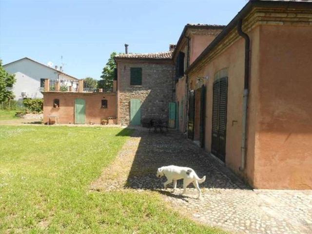 Locale Commerciale in vendita a Unione di comuni Valmarecchia, Santarcangelo Di