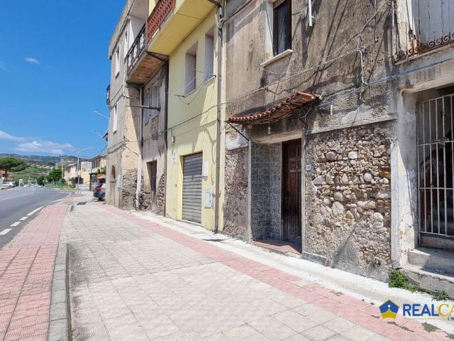 Locale Commerciale in vendita a Calabria, Catanzaro