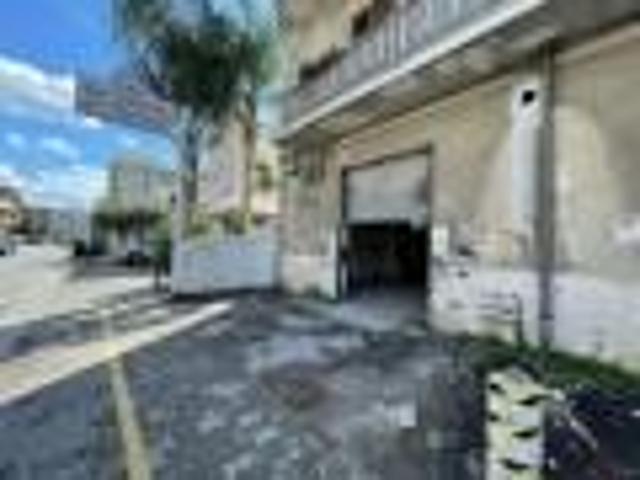 Locale Commerciale in vendita a Scafati, Campania