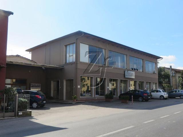 Locale Commerciale in vendita a Signa, Toscana