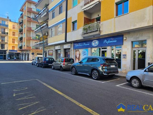 Locale Commerciale in vendita a Soverato Marina, Calabria
