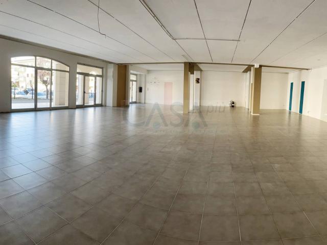 Locale Commerciale in vendita a Marche, Ascoli Piceno