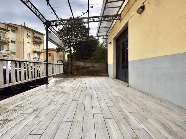 Locale Commerciale in vendita a Suvereto, Toscana