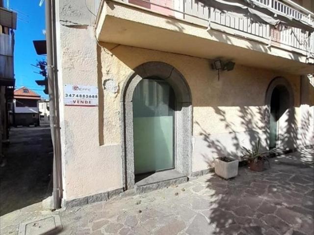 Locale Commerciale in vendita a Calabria, Reggio Calabria