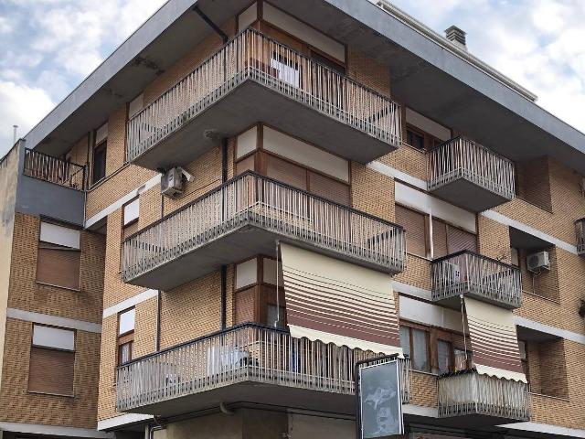 Locale Commerciale in vendita a Madonna della Cona, Teramo