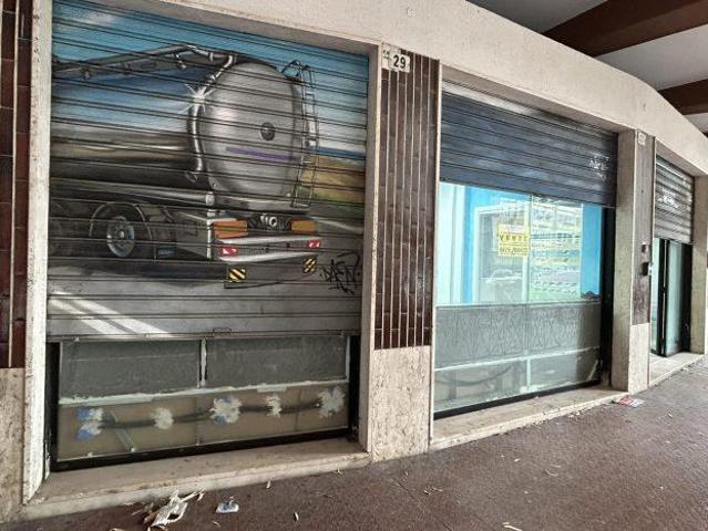 Locale Commerciale in vendita a Termoli, Molise