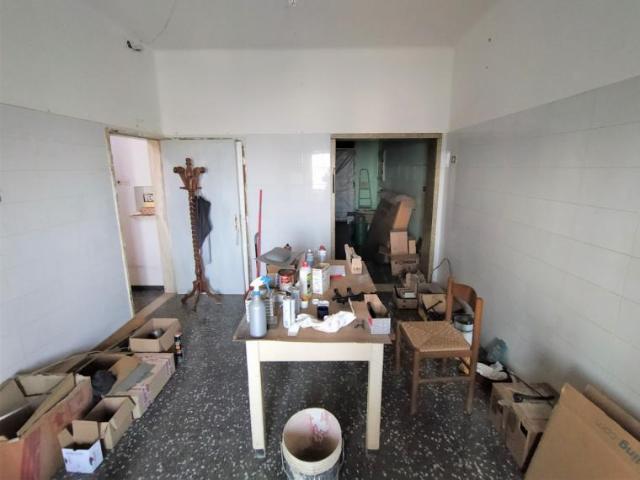 Locale Commerciale in vendita a Terre Roveresche, Marche