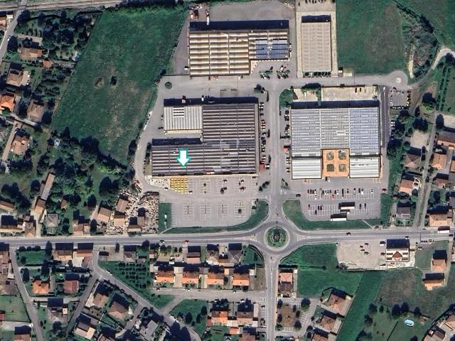 Locale Commerciale in vendita a Torricella Verzate, Lombardia