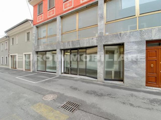 Locale Commerciale in vendita a Travagliato, Lombardia