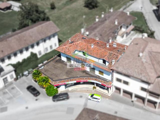 Locale Commerciale in vendita a Travesio, Friuli-Venezia Giulia