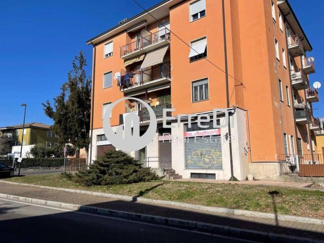 Locale Commerciale in vendita a Trezzo Sull'adda, Lombardia