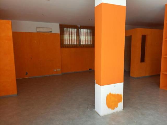 Locale Commerciale in vendita a Conconello / Ferlugi, Villa Opicina