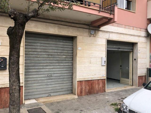 Locale Commerciale in vendita a Puglia, Lecce