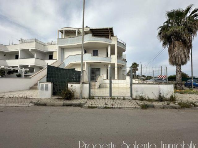 Locale Commerciale in vendita a Puglia, Lecce